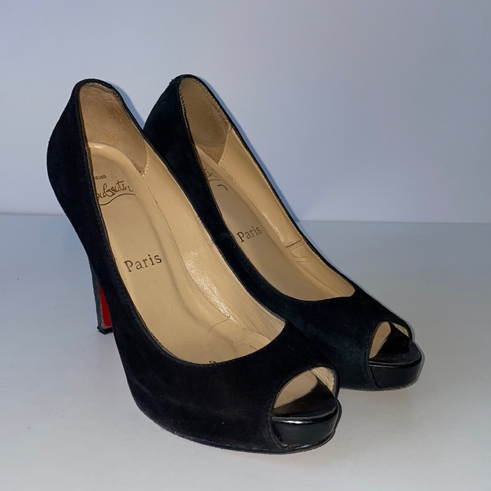 Christian Louboutin sz 38 Peep Toe Black Suede Pumps